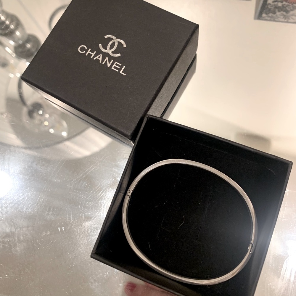 Channel bracelet